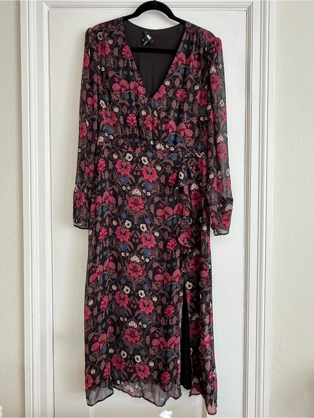 PAIGE Ledara Black Silk Dark Floral Long Sleeved Wrap Midi Dress - Picture 2 of 9
